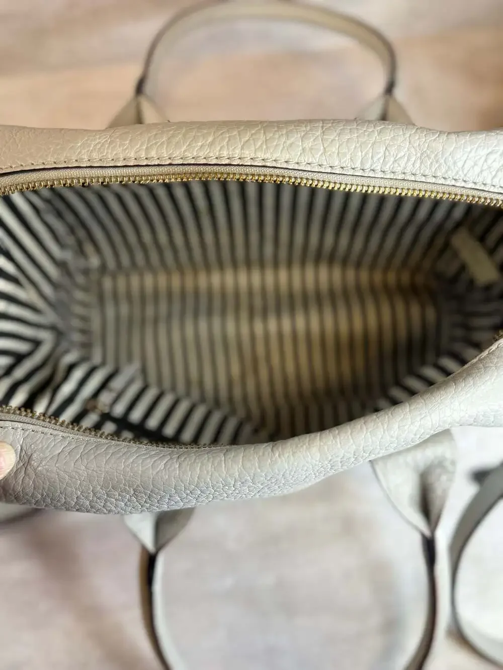 kate spade gray pebbled